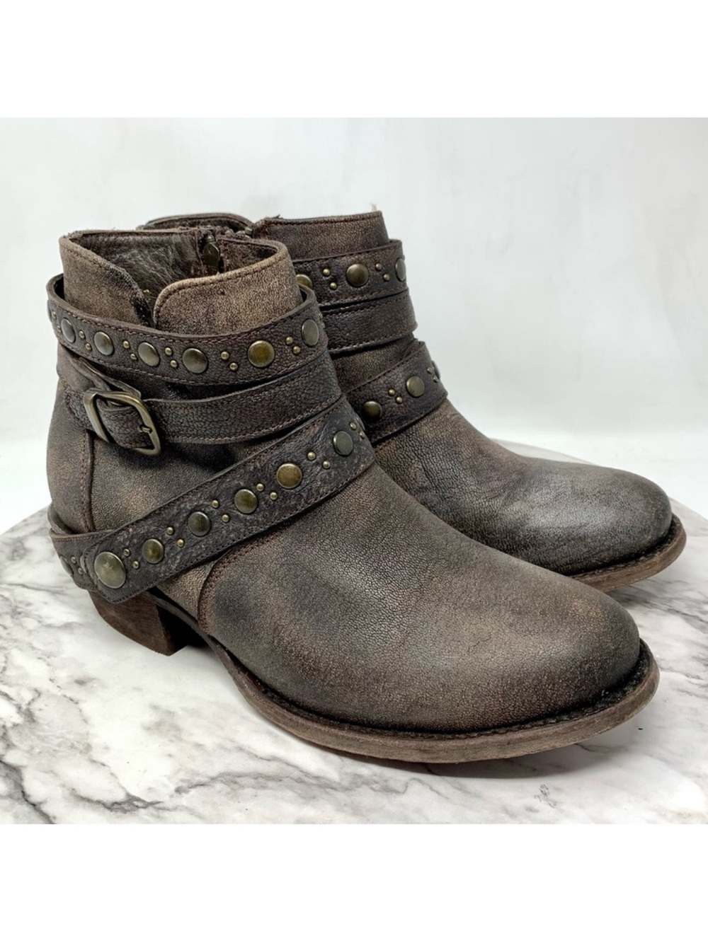 Corkys Girl Buckle Distressed Taupe Leather Moto Boots 7 Boho Rodeo Festival